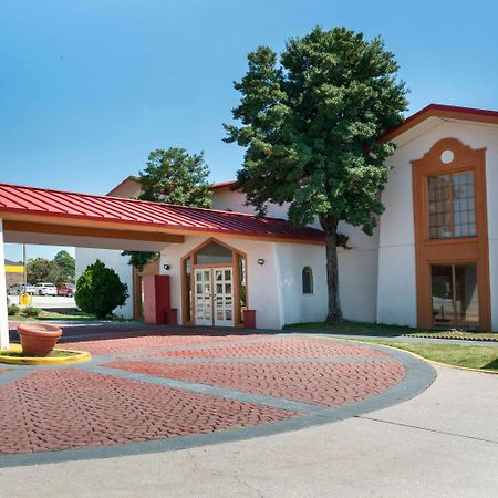 Howard Johnson By Wyndham Atlanta College Park Esterno foto