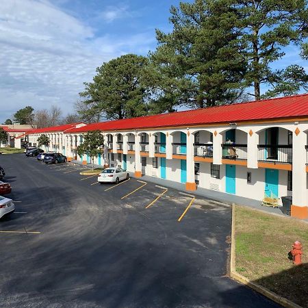 Howard Johnson By Wyndham Atlanta College Park Esterno foto