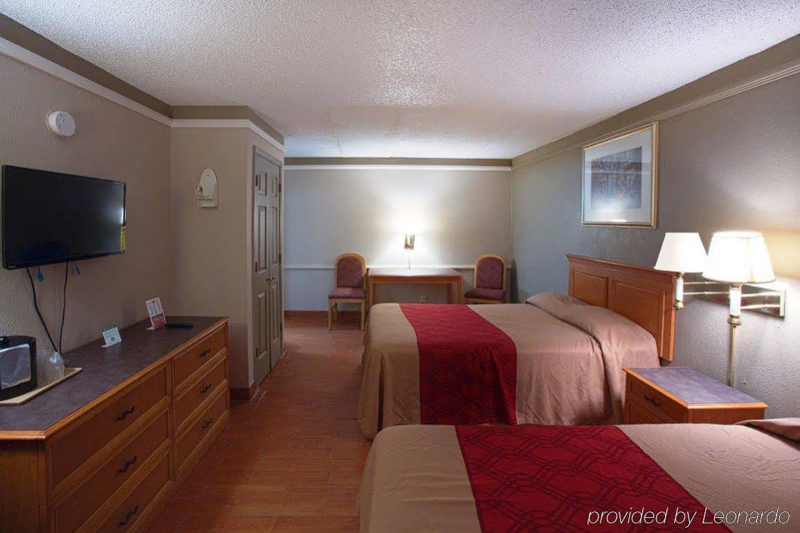 Howard Johnson By Wyndham Atlanta College Park Esterno foto