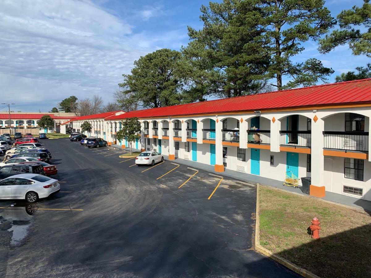 Howard Johnson By Wyndham Atlanta College Park Esterno foto