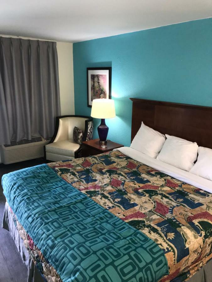 Howard Johnson By Wyndham Atlanta College Park Esterno foto